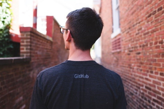 5 Company Logo T-Shirt Styles That Will Make Your Whole Team Happy