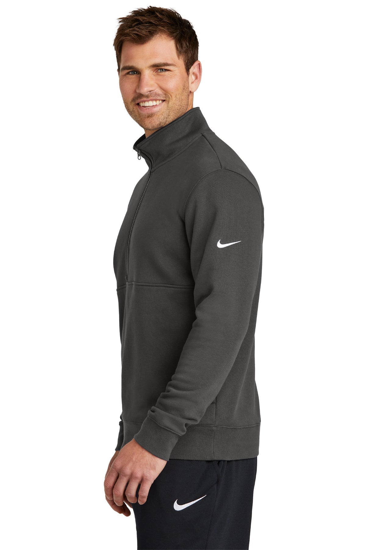 【リード】 Custom Nike Club Fleece Sleeve Swoosh 1/2-Zip NKDX6718 Anthracite